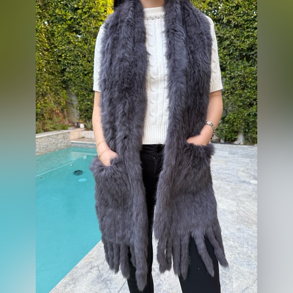 Chic Rabbit Fur Scarf with pockets
